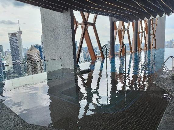 Klcc Musicalsty5Pax At Scarletzsuites Kuala Lumpur Extérieur photo